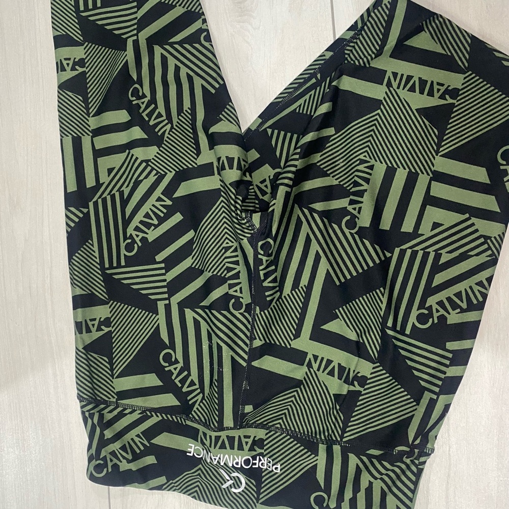 Calvin Klein women Black and Green Graphic Leggings - Picture 4 of 4